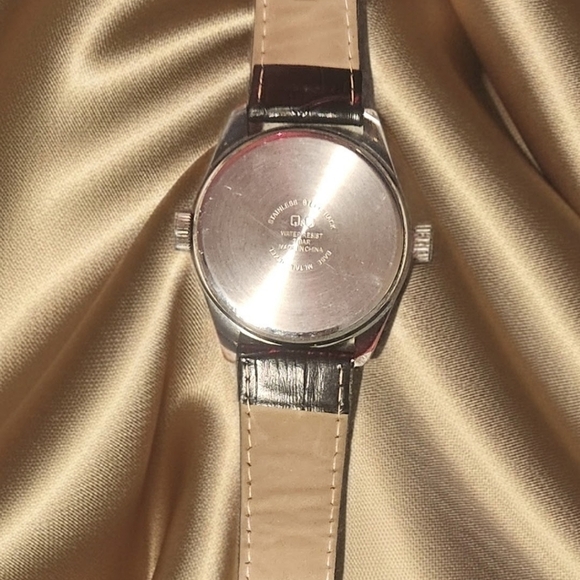 Q2Q Womens Watch main image 4